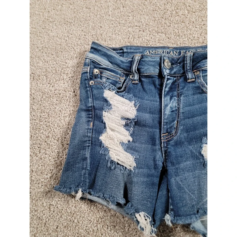 American Eagle Outfitters Next Level Stretch Hi Rise Shortie Distressed Size 2